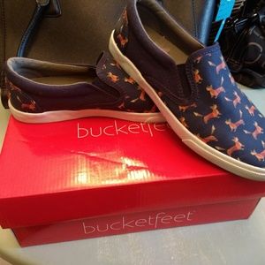 Bucketfeet Canvass Shoes NWT